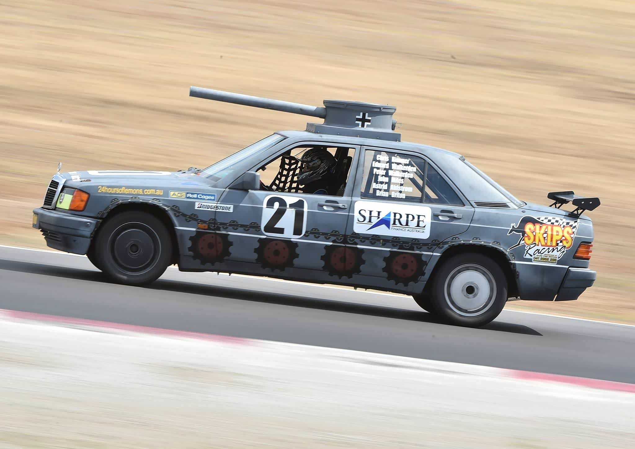 万万想不到,奇葩赛车运动