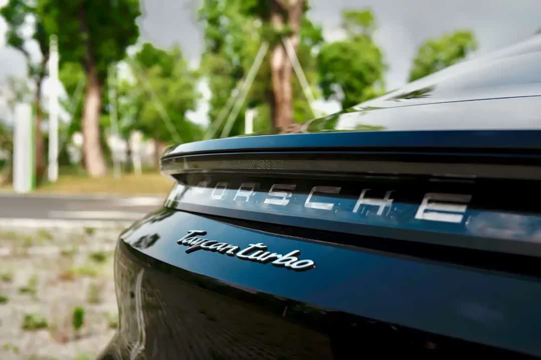 这辆保时捷真的扛不住!男人的终极幻想,深度试驾taycan turbo