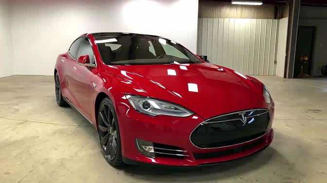 实拍红色特斯拉models90d,外观内饰欣赏