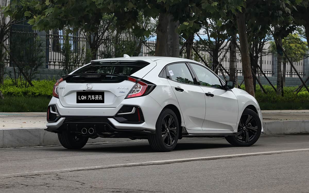 两厢版思域来了,14.39万配1.5t,秒天秒地秒空气,值得买吗?