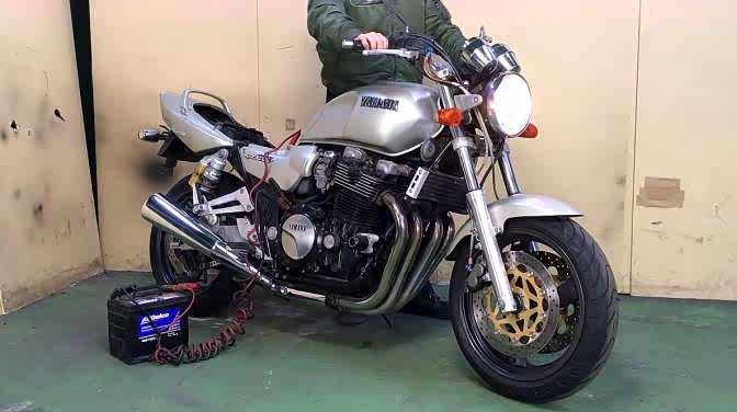 雅马哈xjr1200声浪展示,同样是四缸跟cb400比比如何