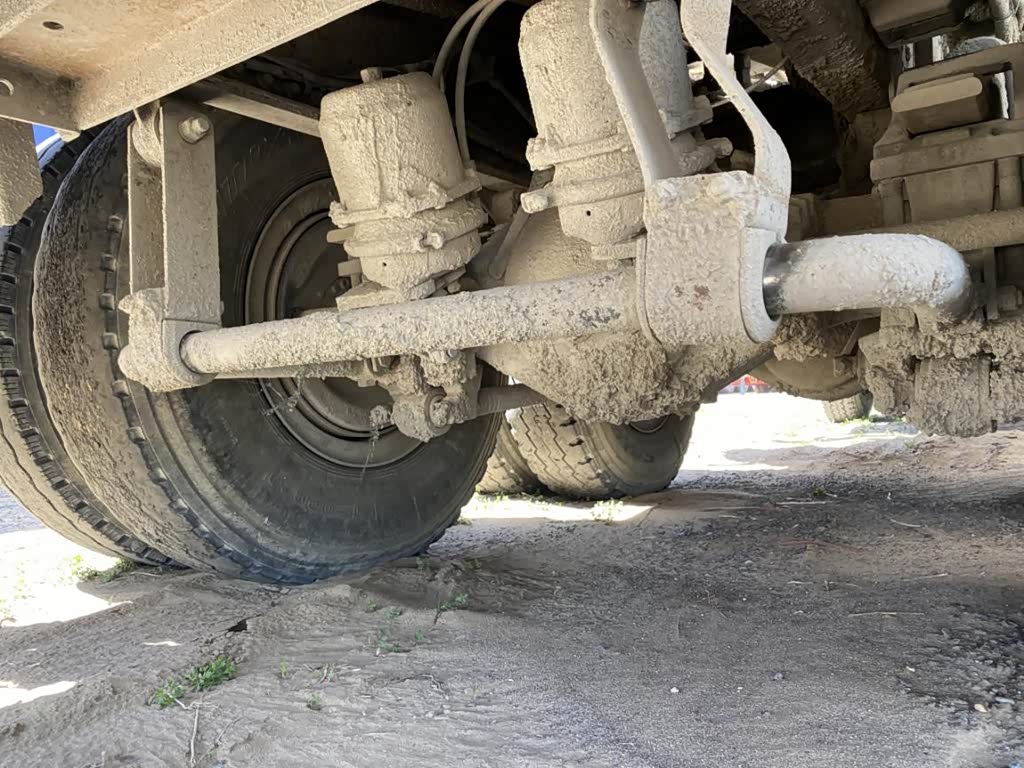 远看五十铃,近看是欧曼——欧曼9泵车