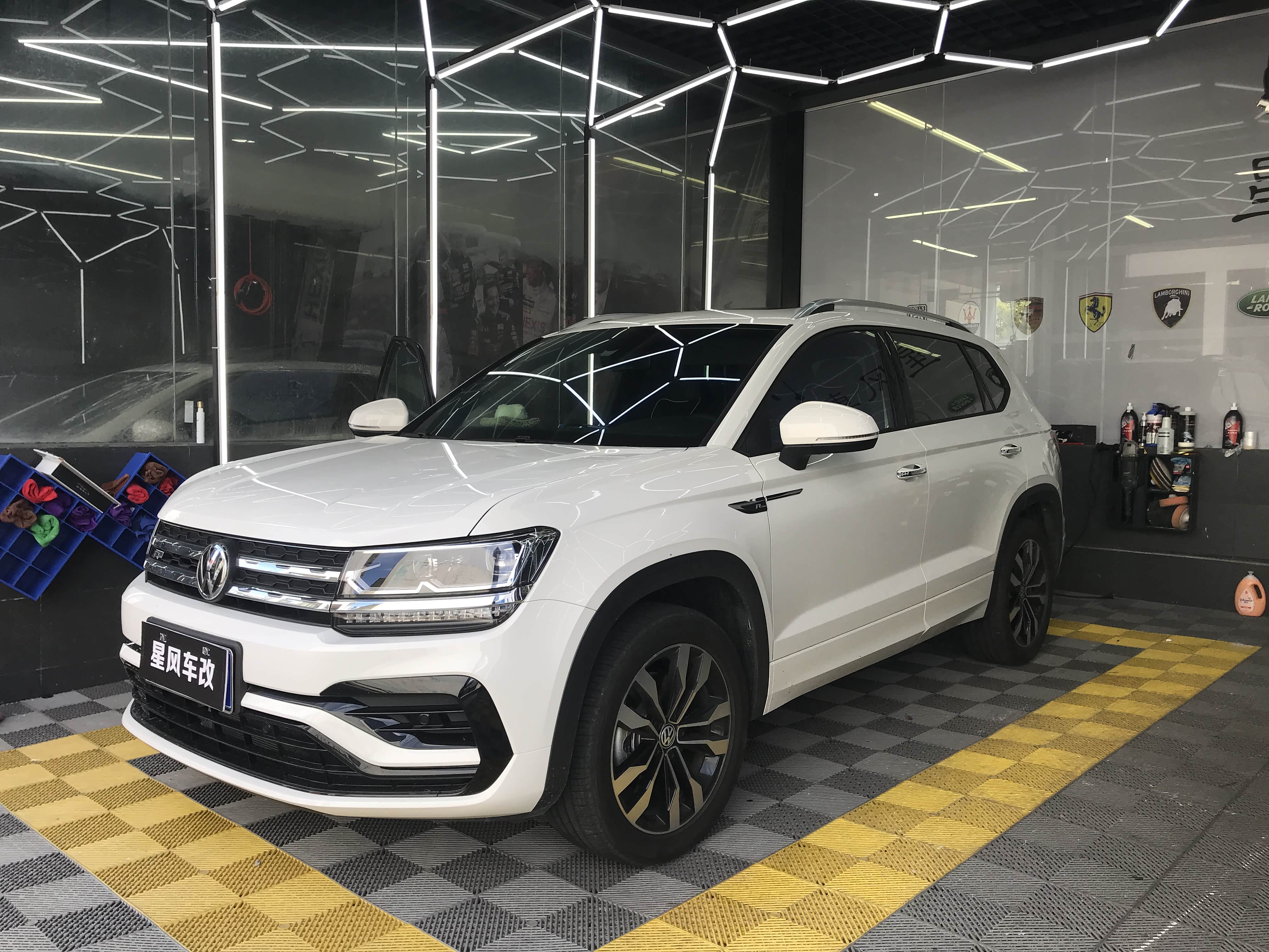 途岳改装毕业贴膜记录仪电动折耳电动尾门变道辅助倒车后视