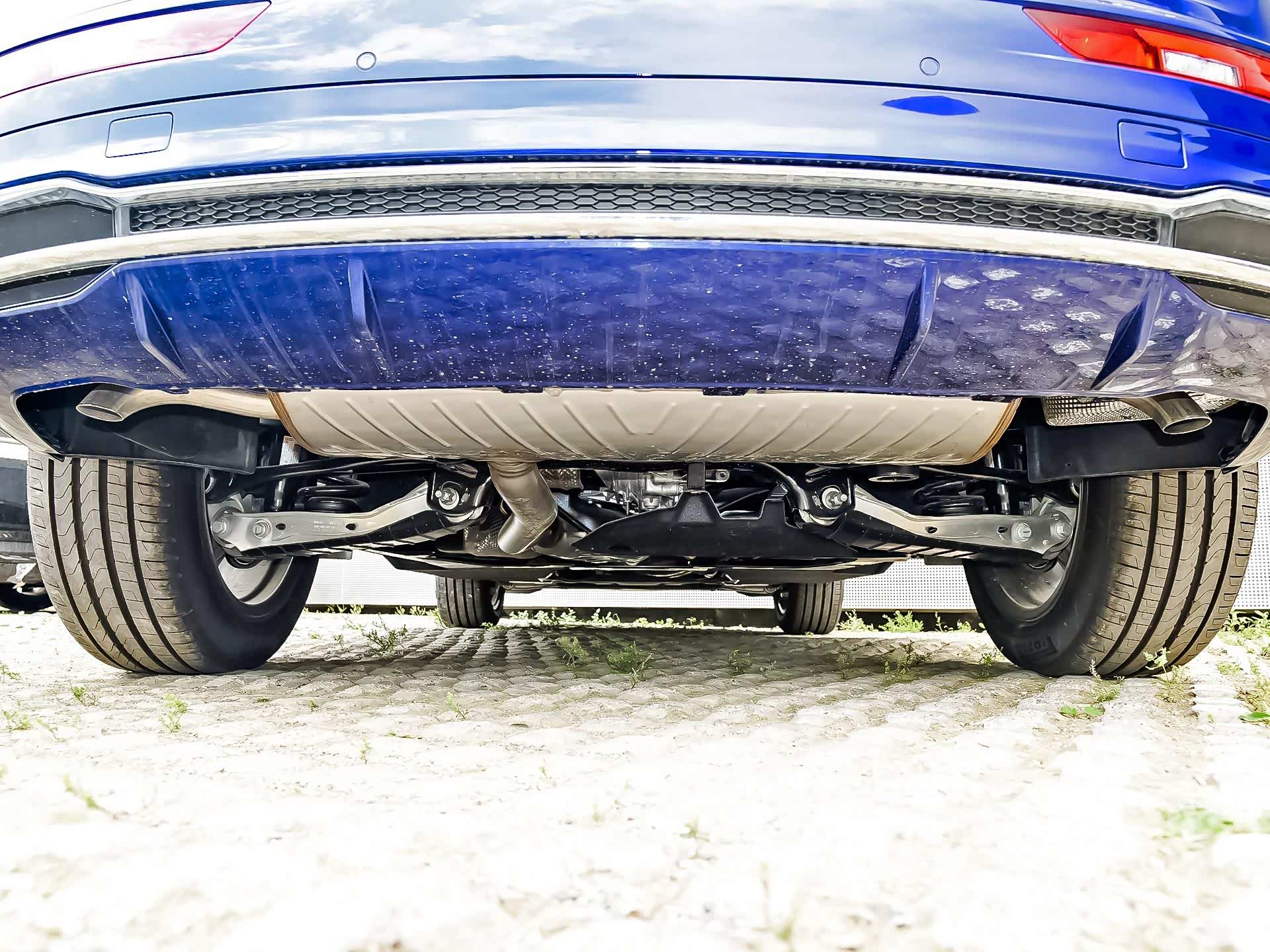 不仅如此,优秀的nvh(噪声,振动与声振粗糙度)和底盘调教,使奥迪q5l