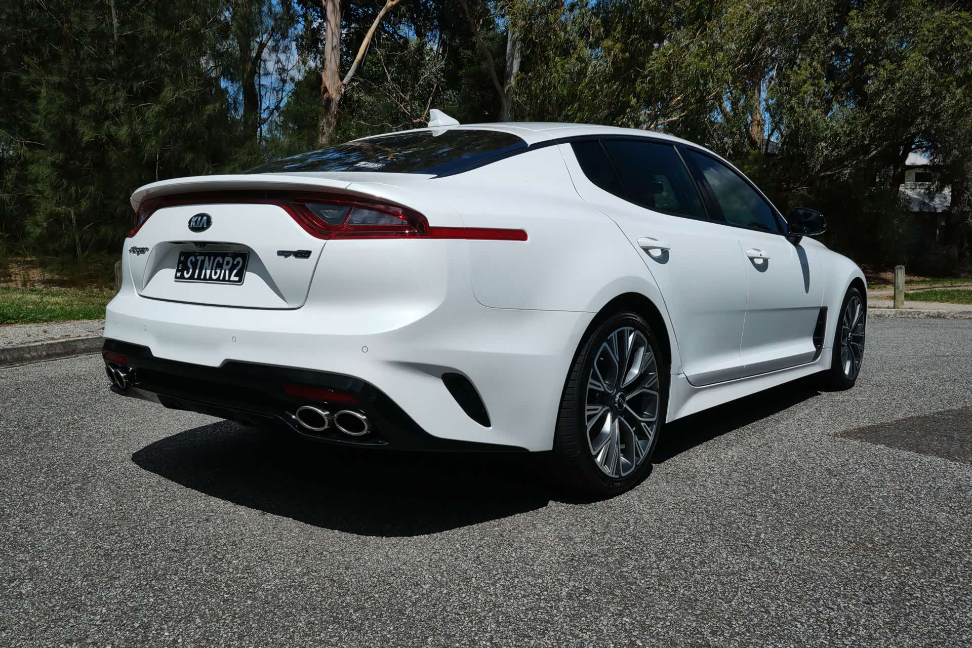 起亚全新gt轿车 搭3.3t发动机 还有四排气 太高调了吧!