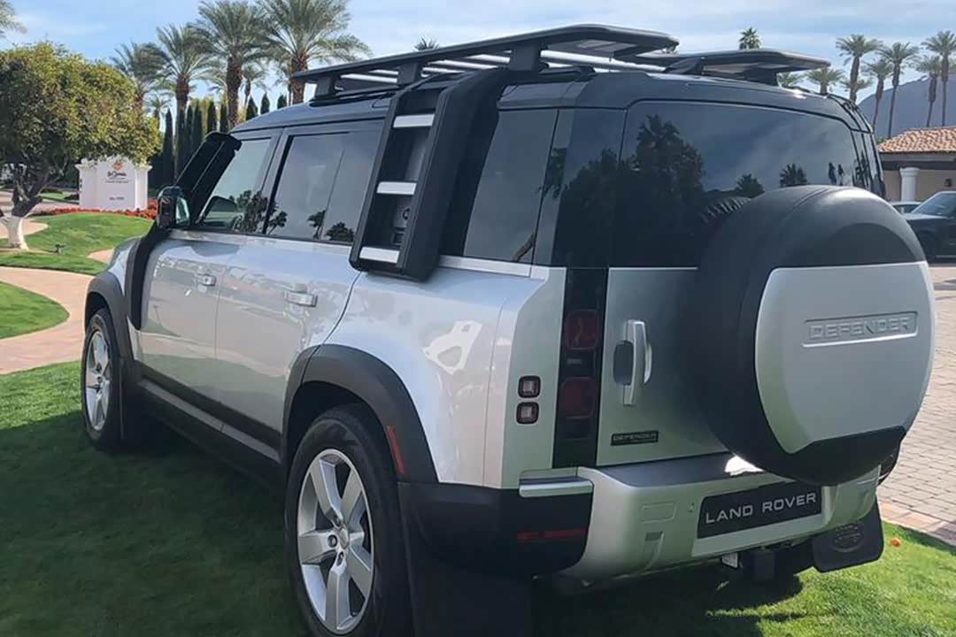 路虎全新卫士海外实拍图配备第二代全地形反馈系统