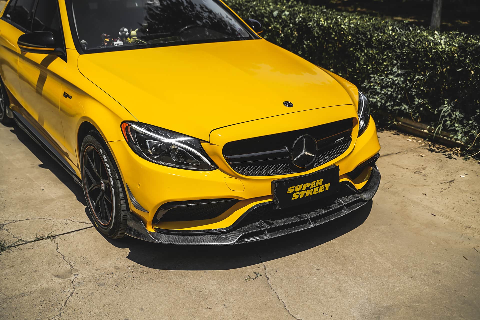 superstreet改装日记-奔驰c级(w205)改色艾利亮光深黄改色膜_车家号