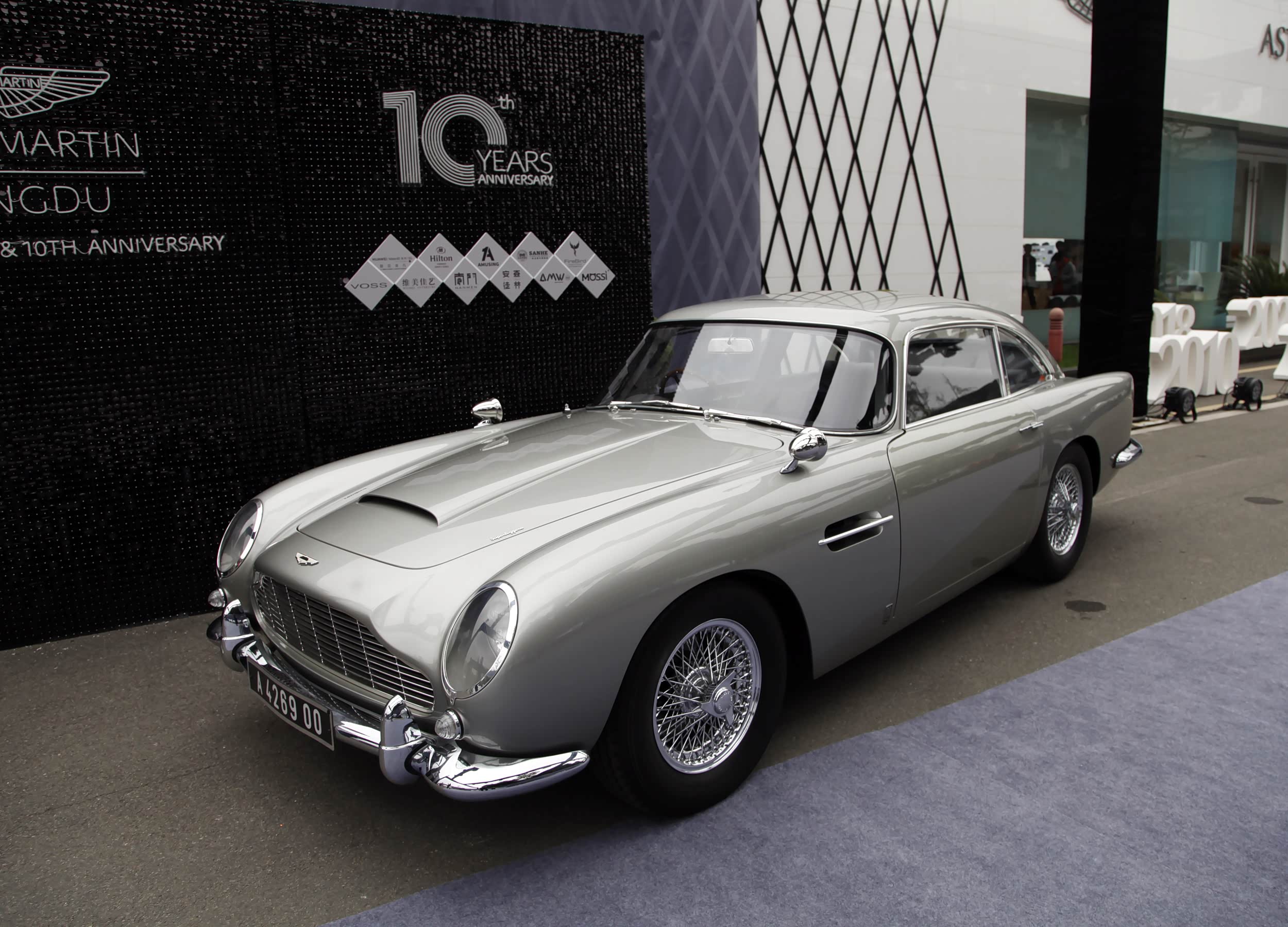 电影《007:金手指》同款阿斯顿•马丁db5重现,全球25辆