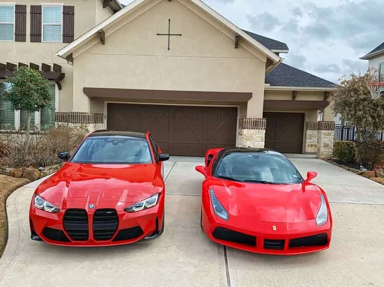 法拉利488车主喜提宝马g80 m3,两匹"烈马"太帅了!