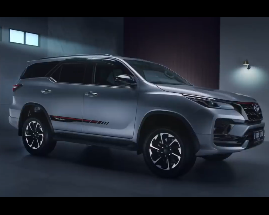 日系品牌 2021款的 toyota fortuner