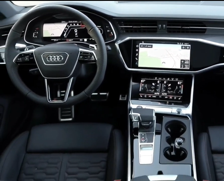 内饰确实很有科技感!2021款 audi rs7