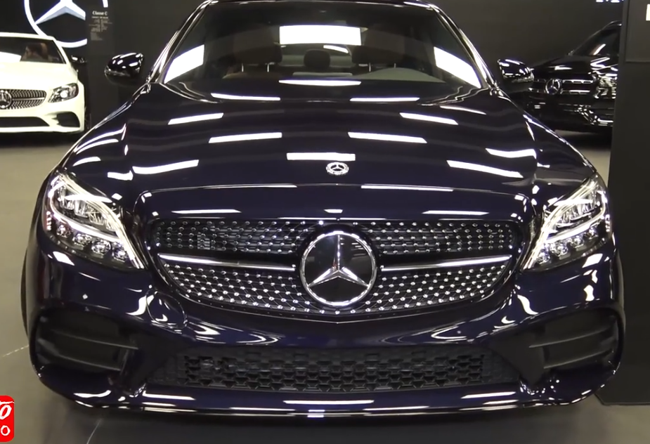 海外车展上展示2020款 奔驰 c300 berline