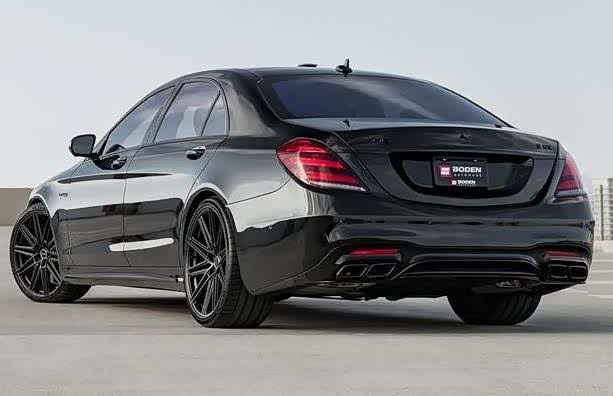 全新奔驰s63 amg 黑武士,性能与豪华的结合体