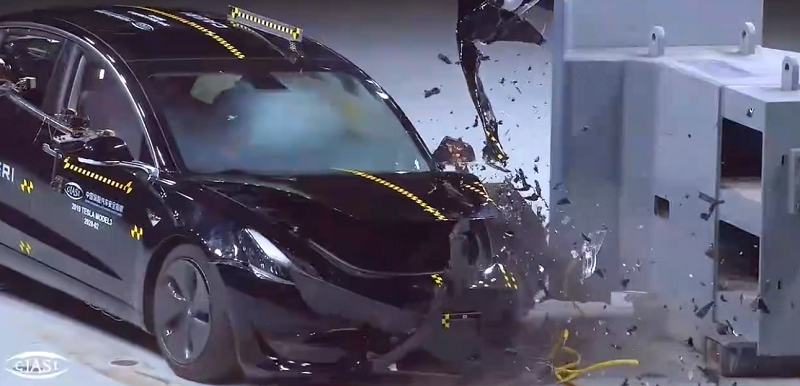 国产特斯拉Model 3中保研首撞 测试画面曝光！_车家号_发现车生活_汽车之家
