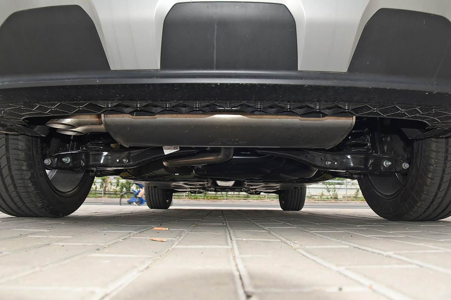 捷达vs5配备的多连杆式后独立悬架