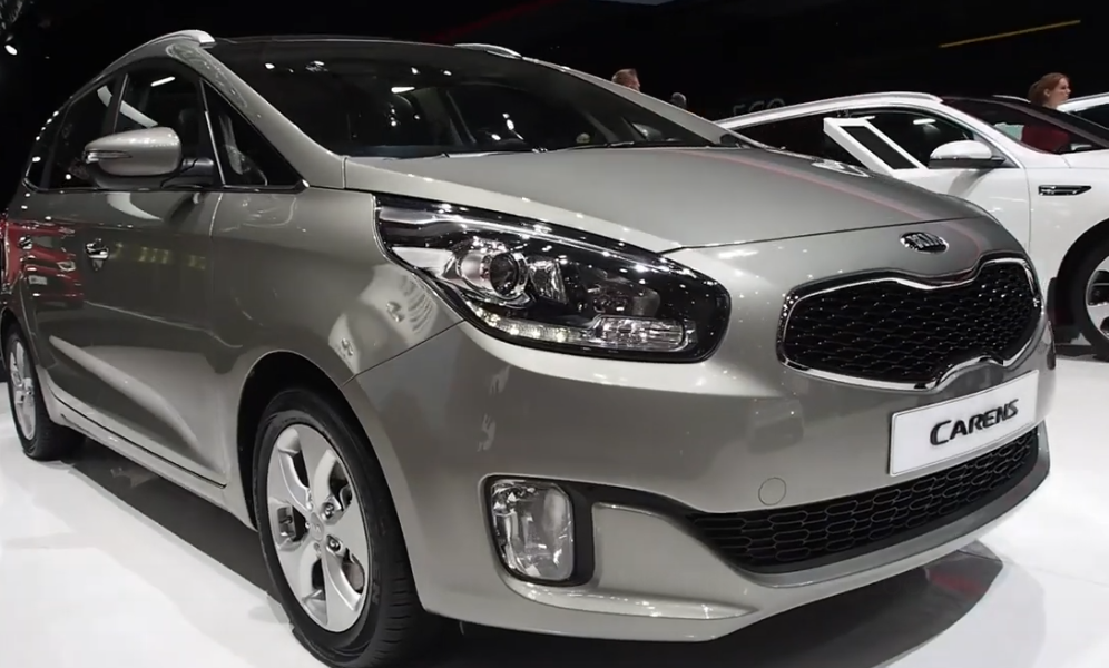 海外精彩全面实拍,家用型汽车起亚carens