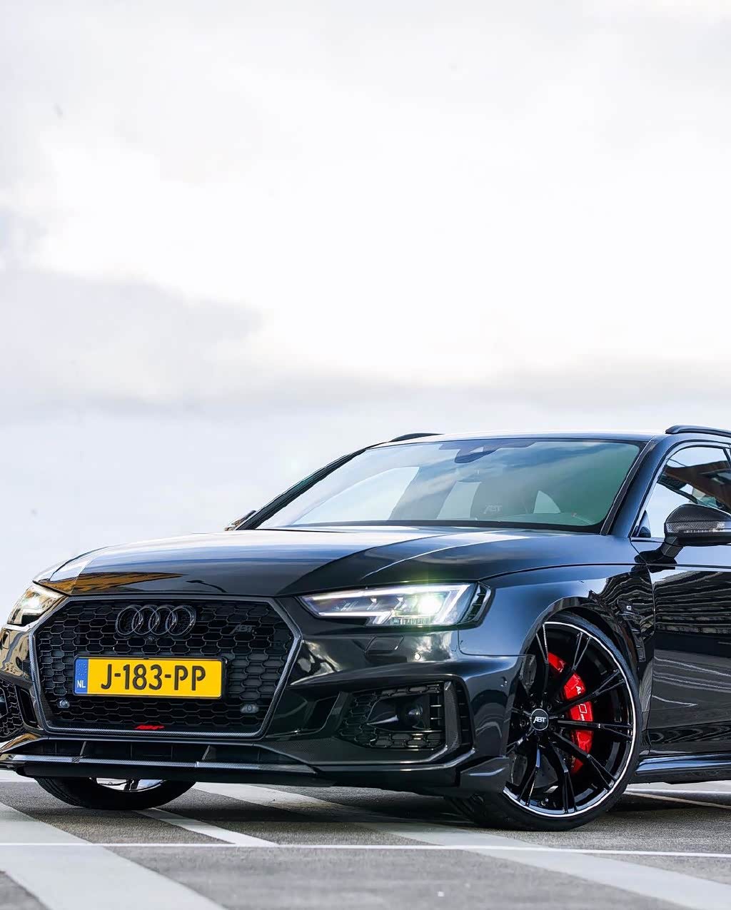 精致运动的造型 奥迪abt rs4 实车!