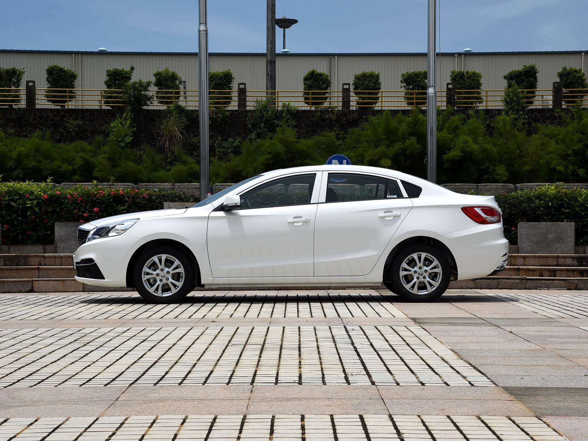 海马福美来f5,采用全新的设计理念,显得年轻动感