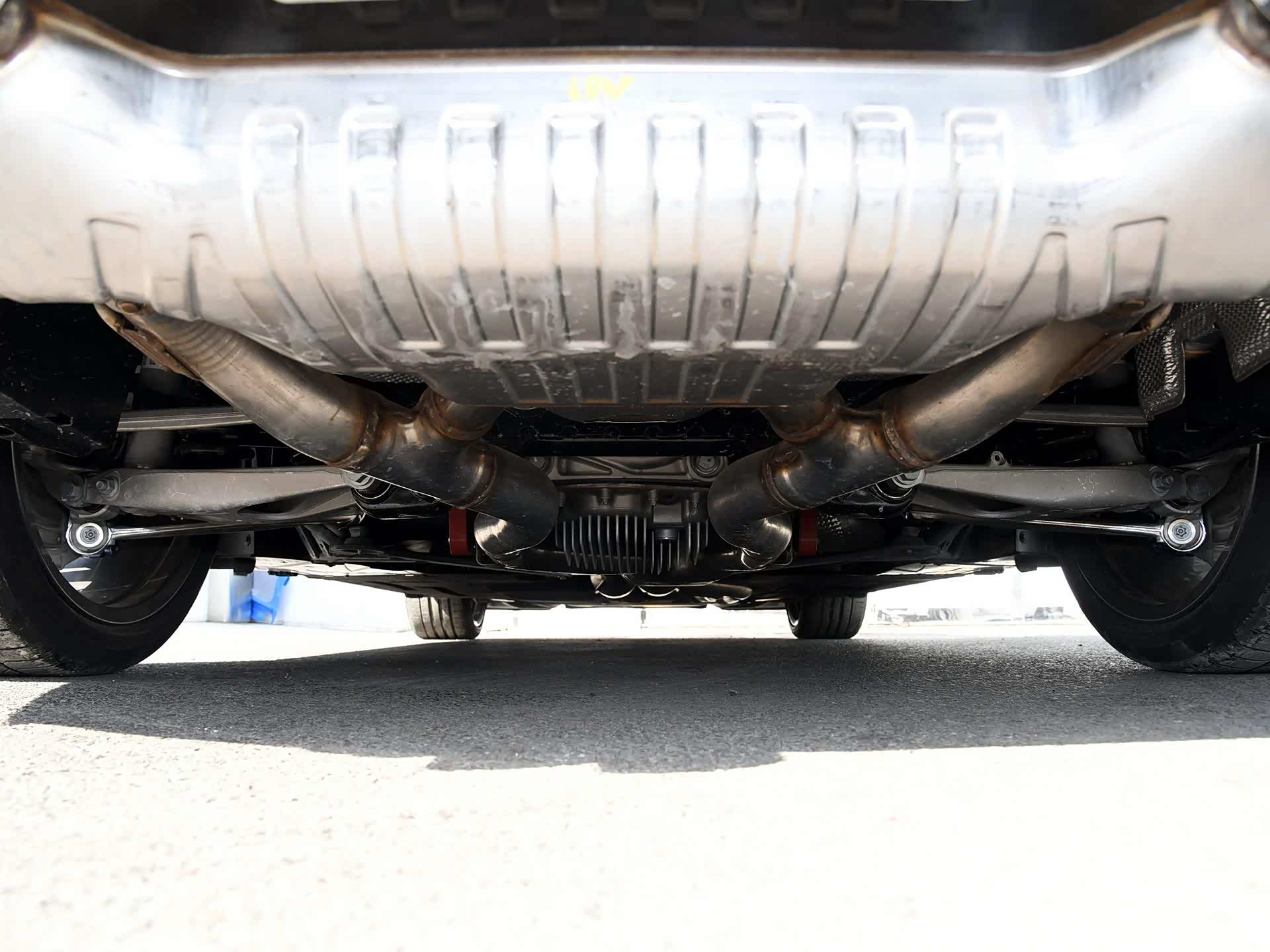 不仅如此,优秀的nvh(噪声,振动与声振粗糙度)和底盘调教,使宝马m3得到