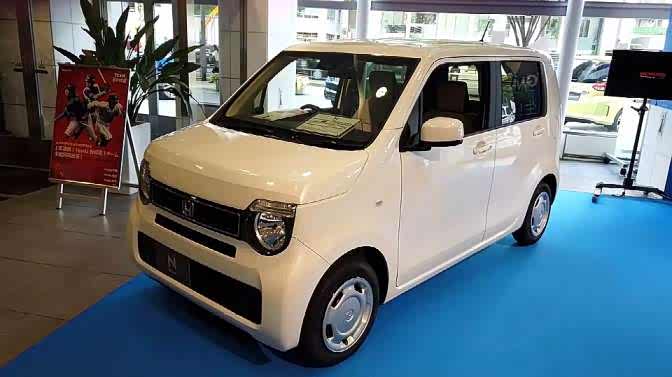 实拍本田迷你mpv,后排空间出色,还是自动挡!