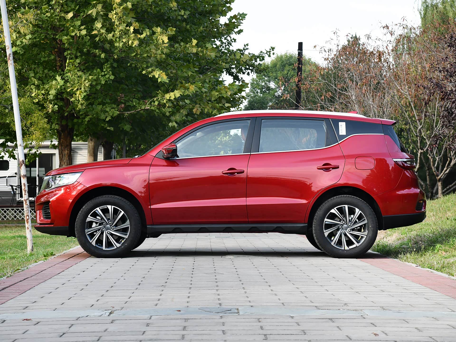 吉利新款远景x6正式上市 外观/内饰改动升级力度较大