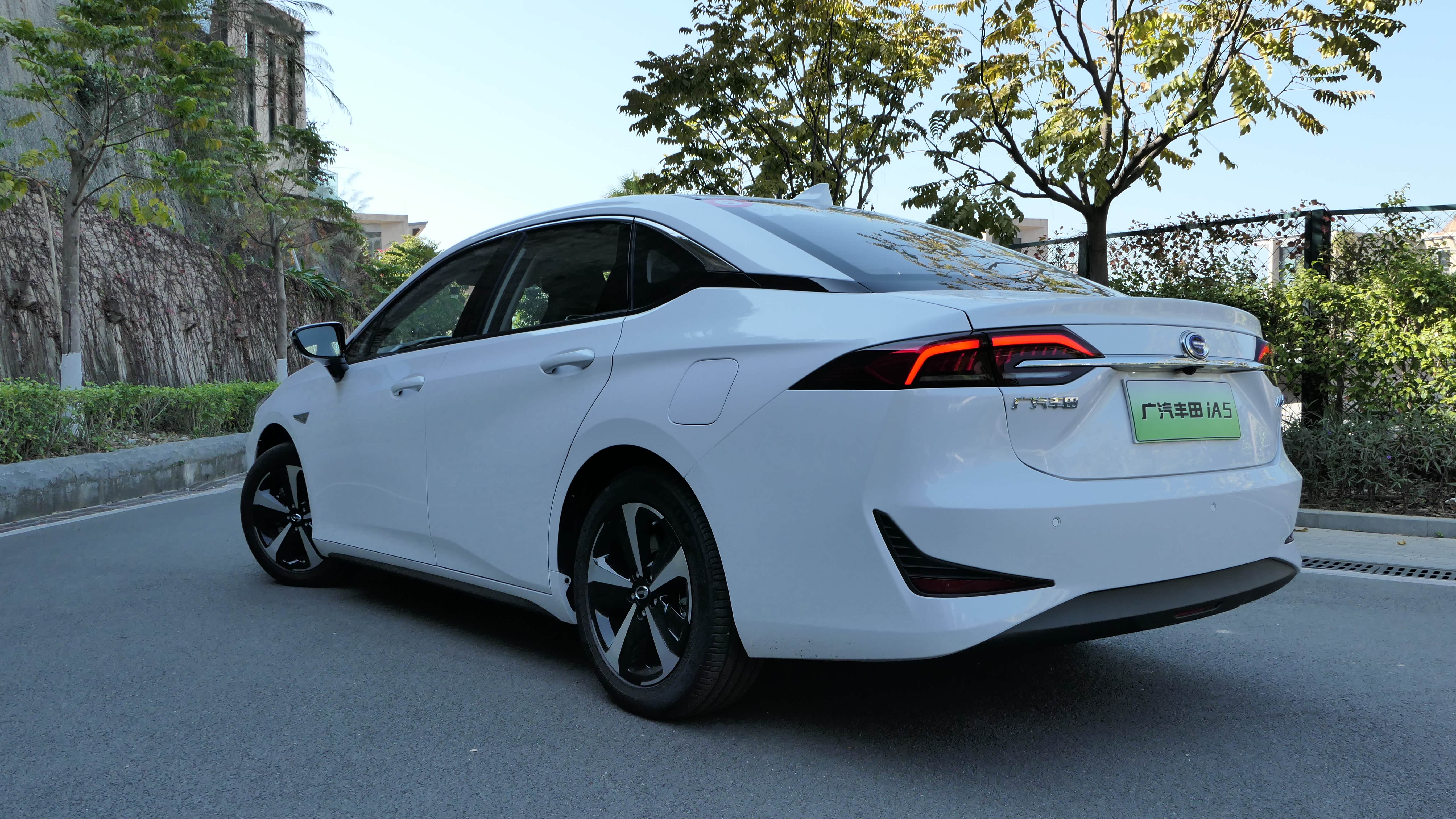 广汽丰田ia5:续航510km的丰田纯电车为什么不挂丰田标