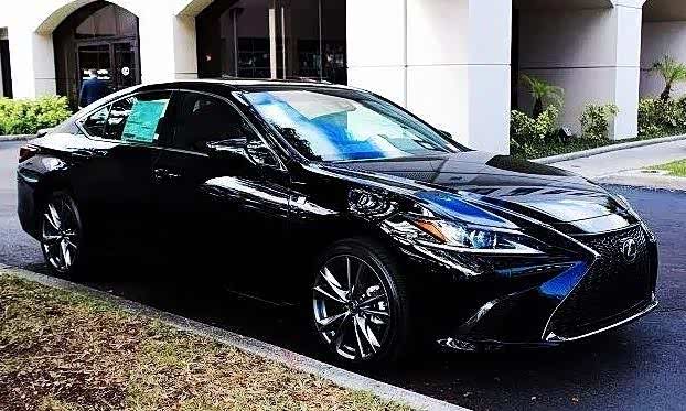 雷克萨斯es,气场十足,造型如同黑武士