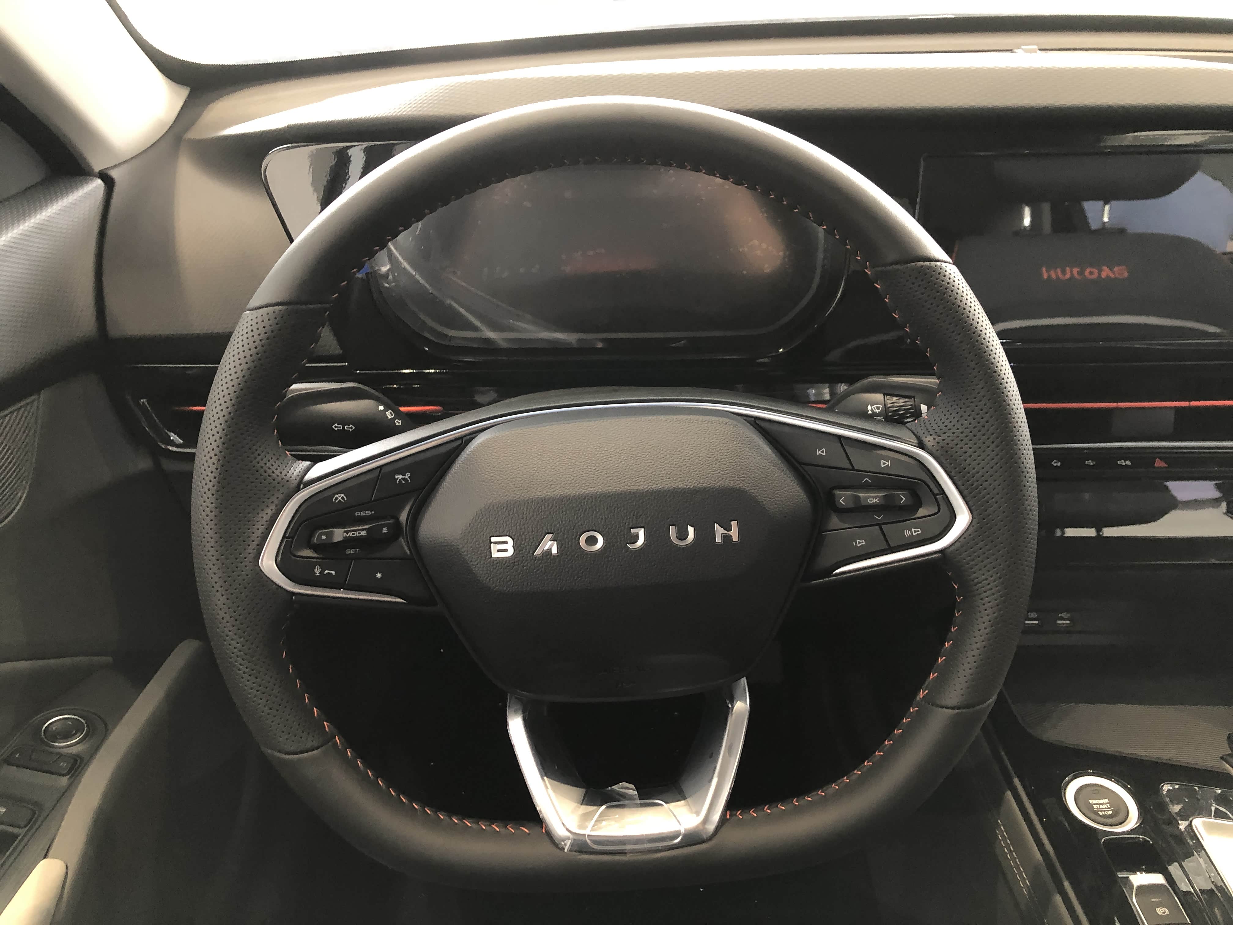 佛山到店实拍2019款宝骏rc6,指导价:8.48-12.38万元