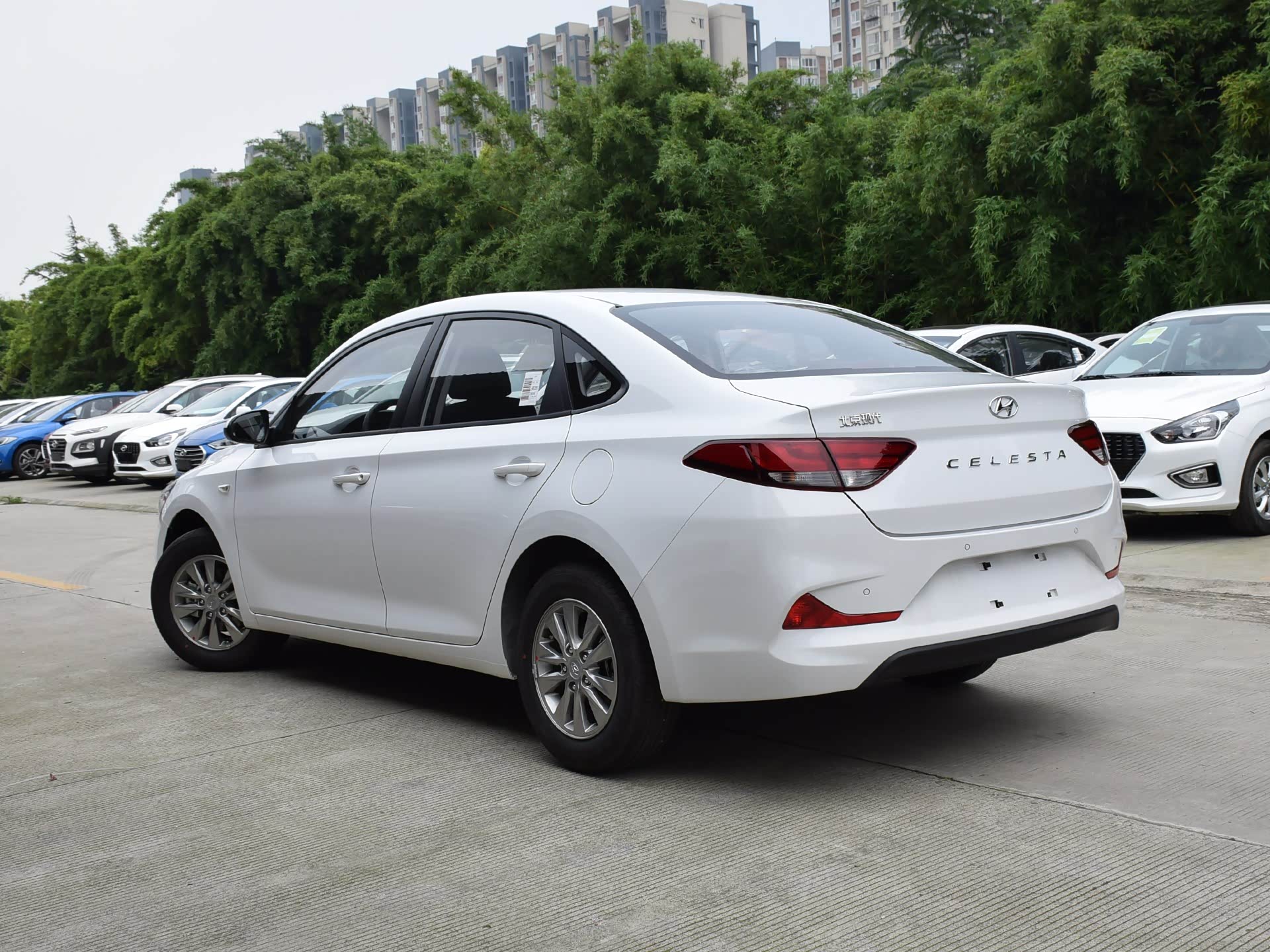 10万不到可以落地的车型:现代悦动,驾驶质感很出色