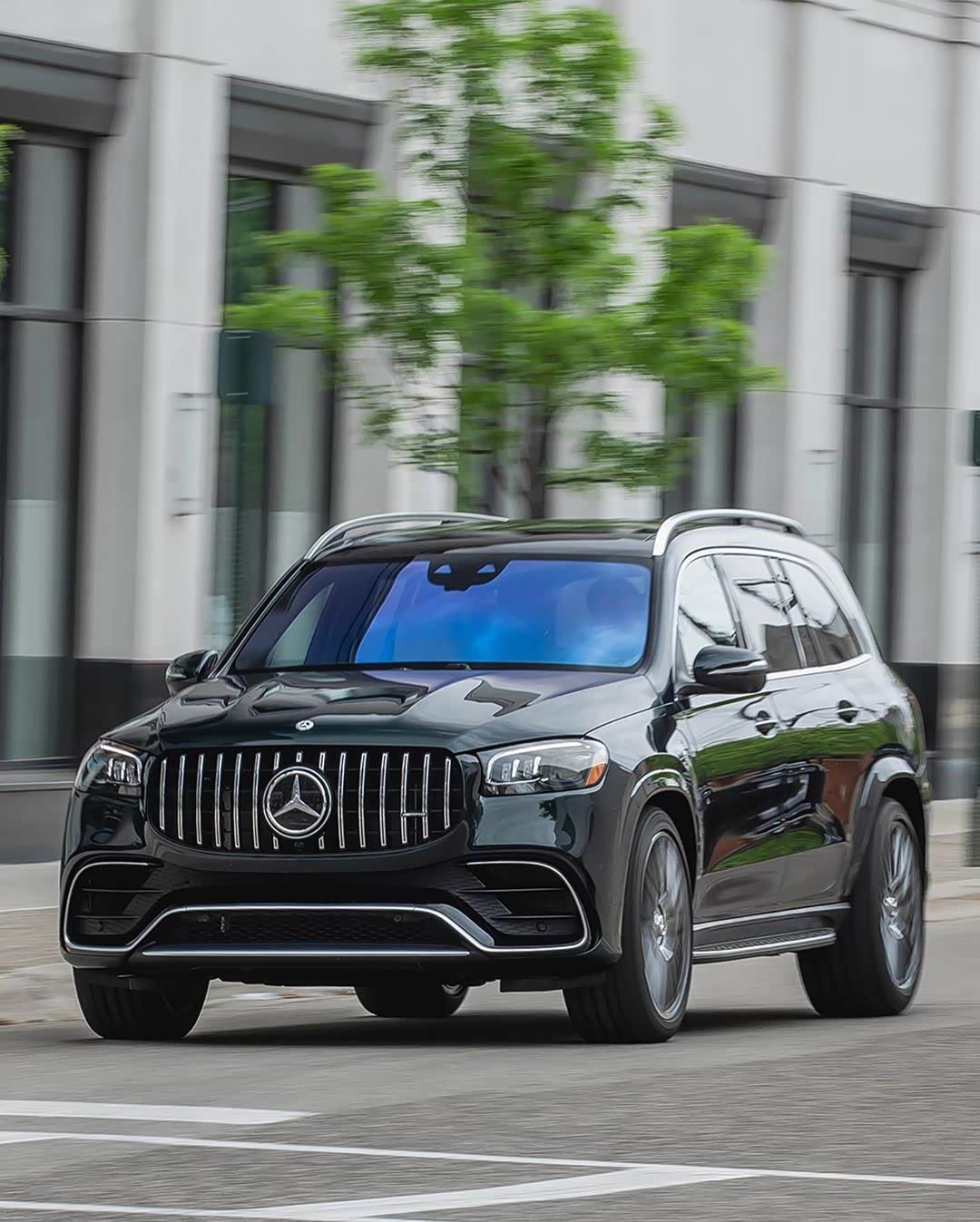 性能堪比跑车的豪华suv海外实拍全新梅赛德斯amggls63