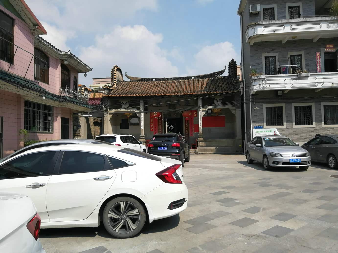 广州"南湾村"内最古老宗祠,保留古代多幅"壁画"和"晒书台"