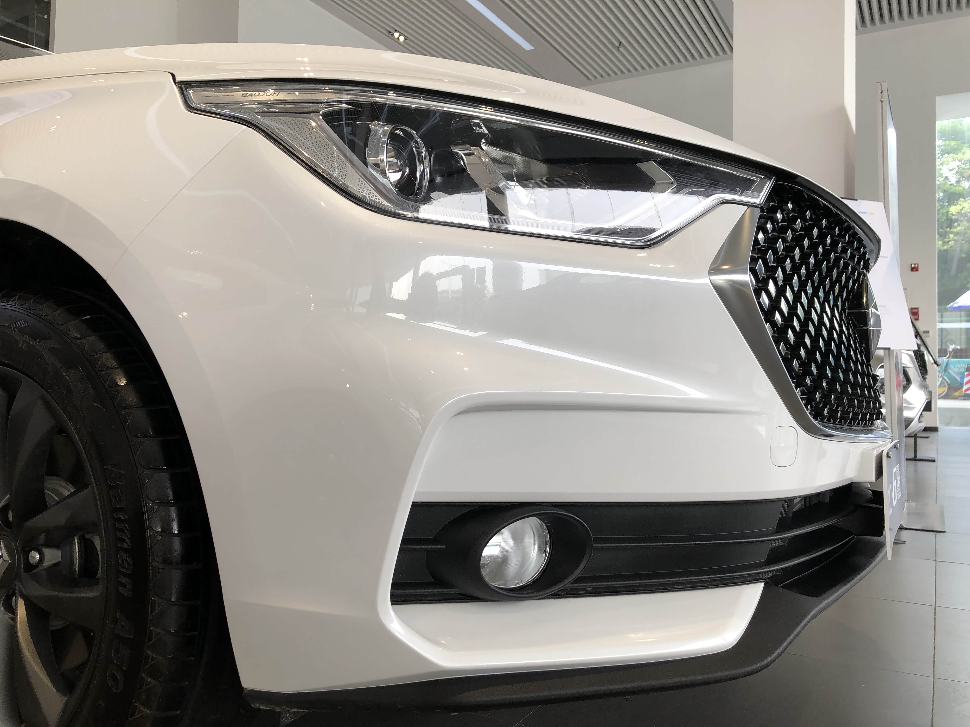 佛山到店实拍2019款宝骏rc6,指导价:8.48-12.38万元