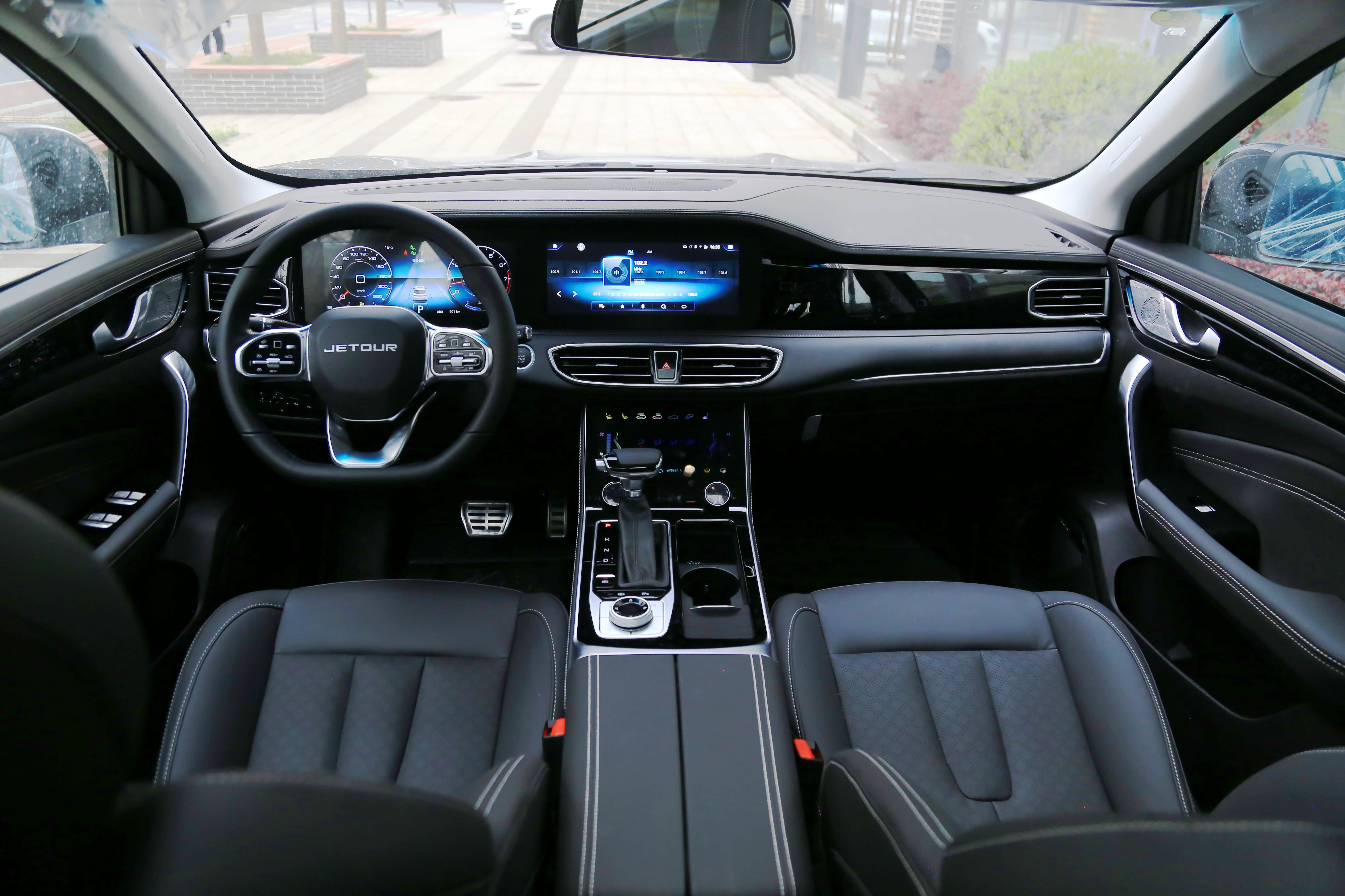 捷途x90的空间真大可装下成都醉人的夜色