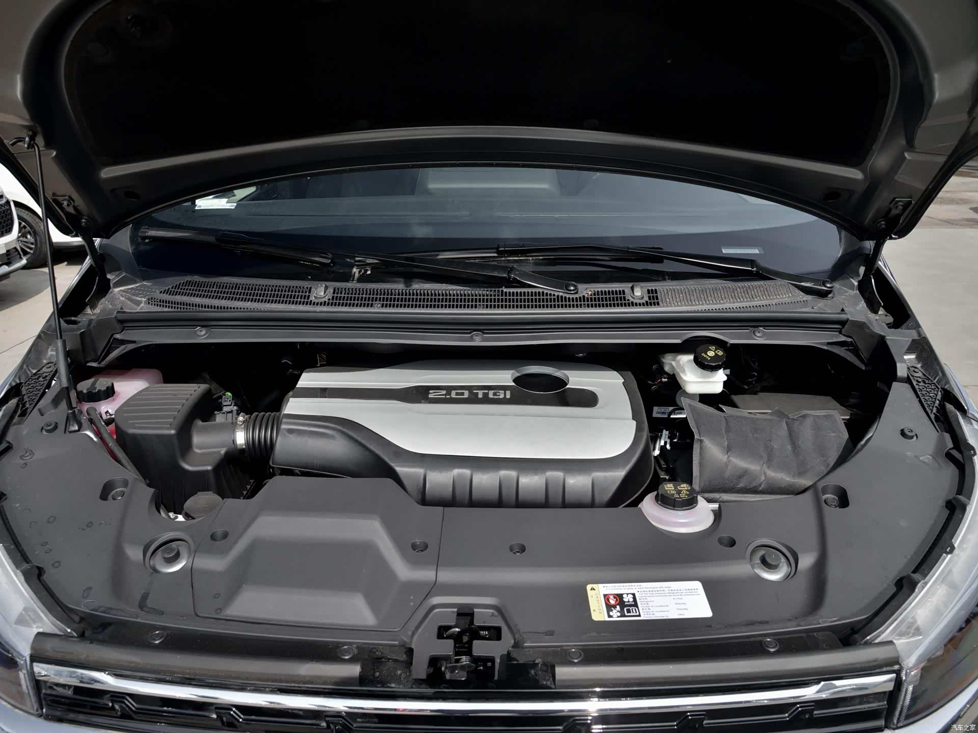 发动机,最大功率165kw,峰值扭矩350n·m;柴油版本车型最大功率120kw