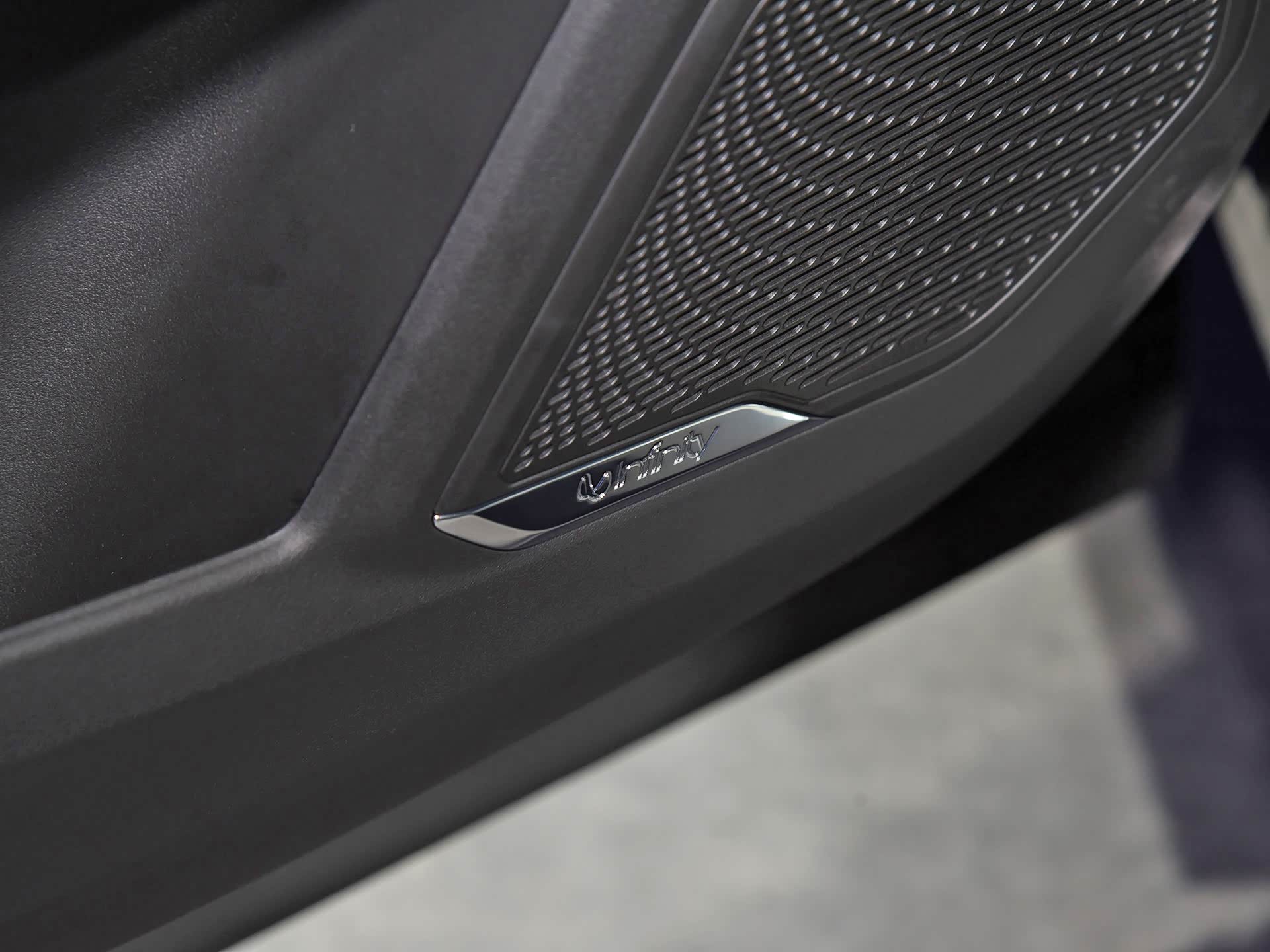 全系标配的infinity燕飞利仕音响/引自汽车之家图库