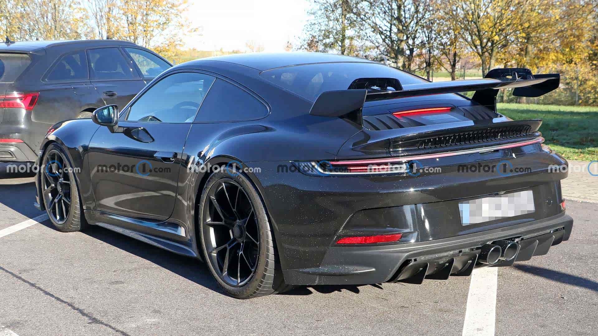 超夸张的尾翼,4.0l水平对置六缸发动机,保时捷911 gt3预告图