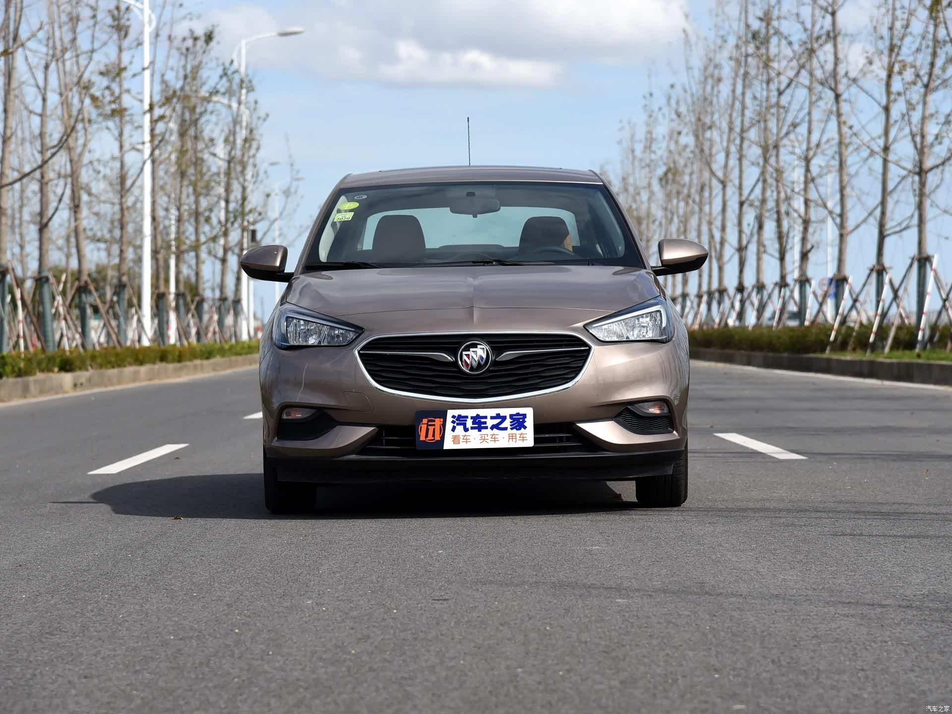 别克凯越,前脸的各项元素非常新颖,既温馨又上档次