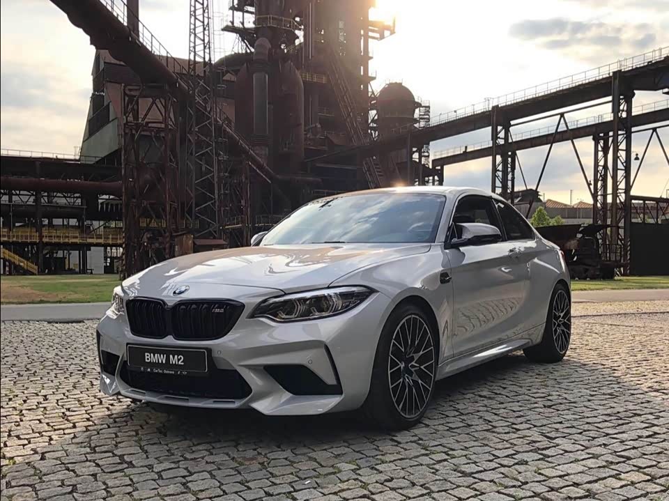 相信能买它的一定是终极情怀玩家宝马m2手动雷霆版