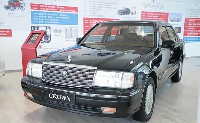 很有情怀的一款丰田经典车!立标抓人眼球,25年发动机没修过