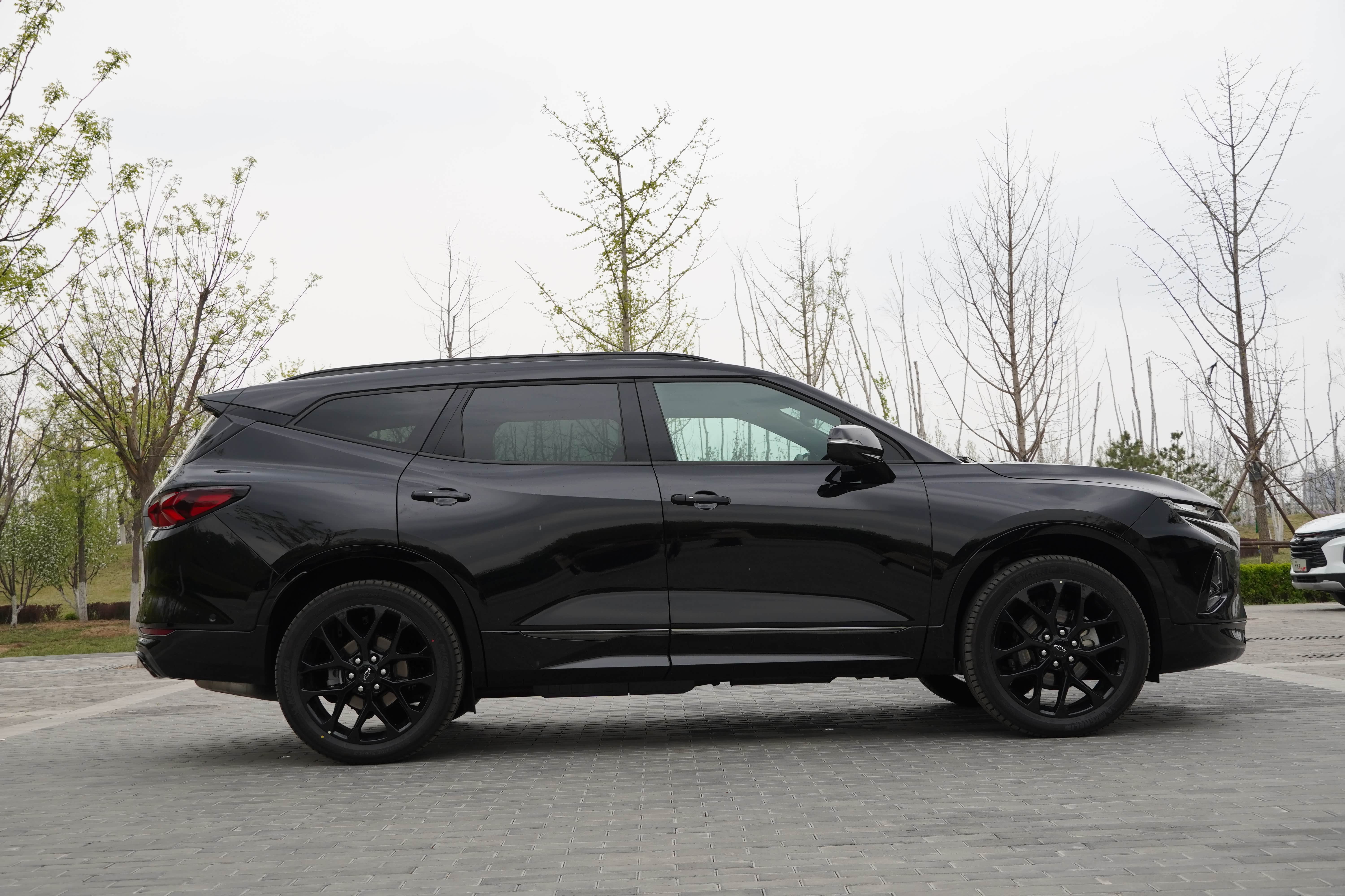 实拍雪佛兰开拓者rs车型 外观霸气更显肌肉硬汉风格