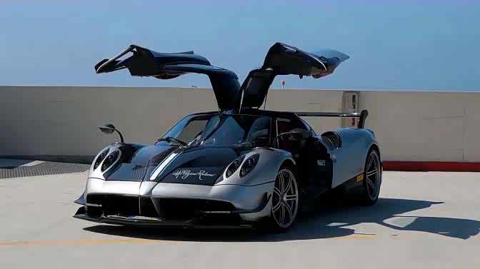 3000万的帕加尼huayra,打开鸥翼门变形那刻,才知道啥叫霸气.