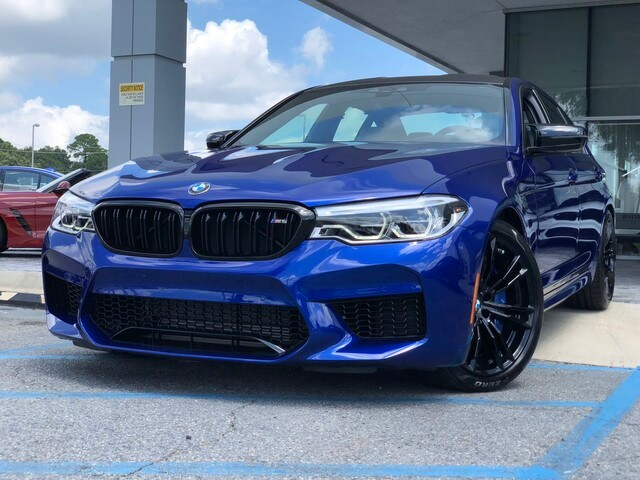 2020款宝马m5,动力强劲,外观运动大气,很有战斗气息