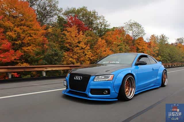 改装"蓝黑风格""超宽体姿态"的奥迪rs 5!