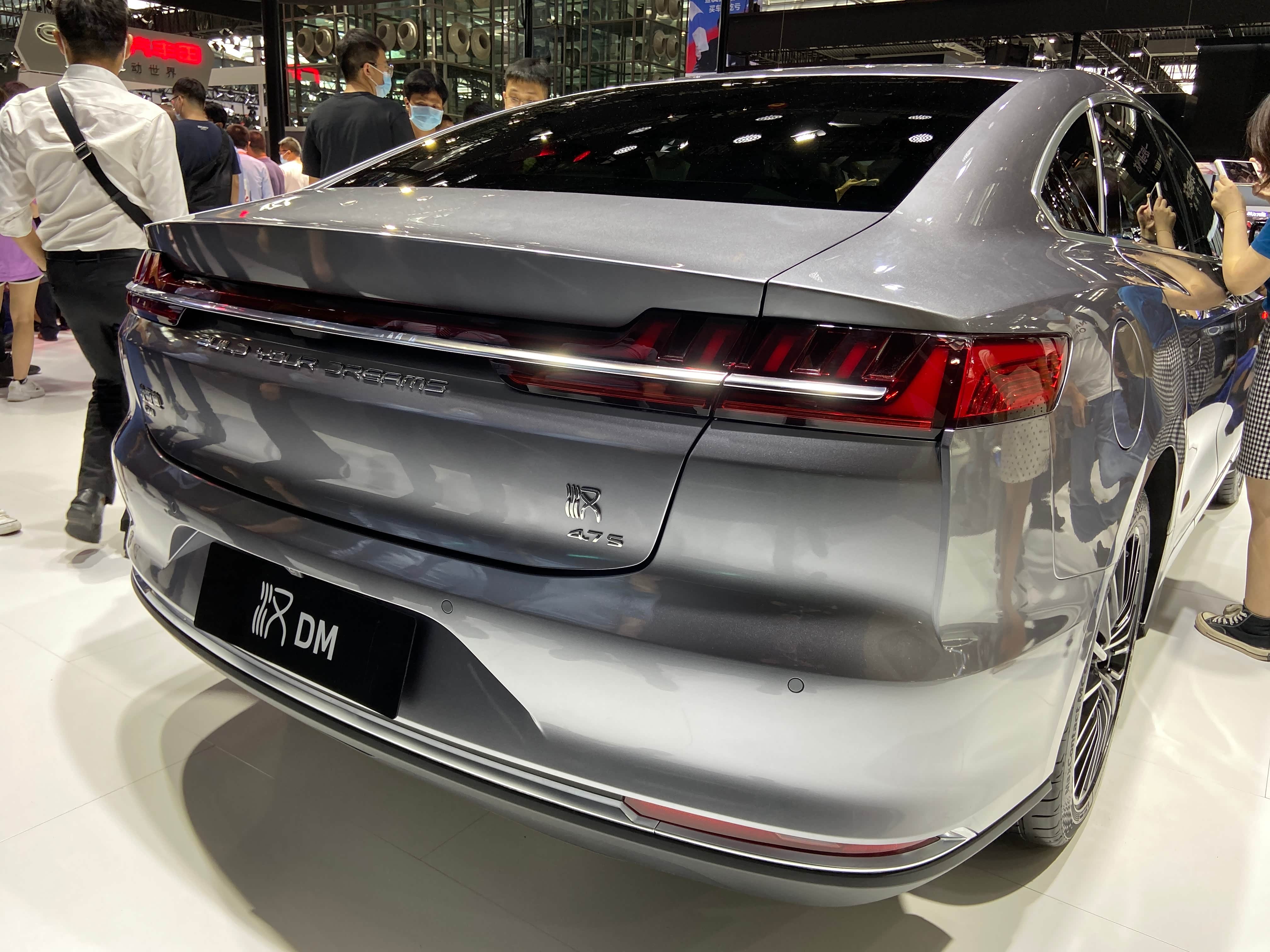 4.7秒破百 比亚迪汉dm亮相 预售23万元