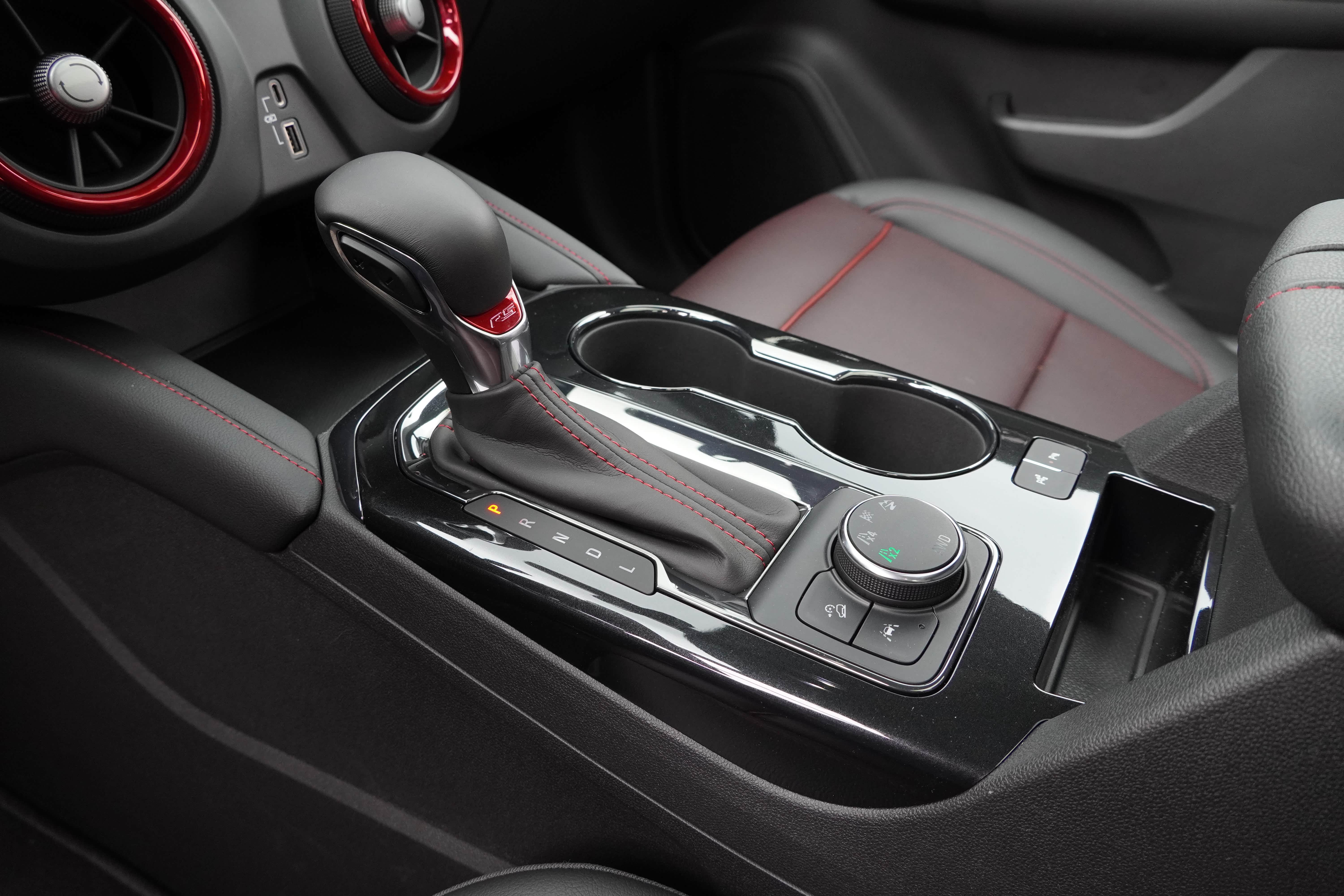 实拍雪佛兰开拓者rs车型 外观霸气更显肌肉硬汉风格