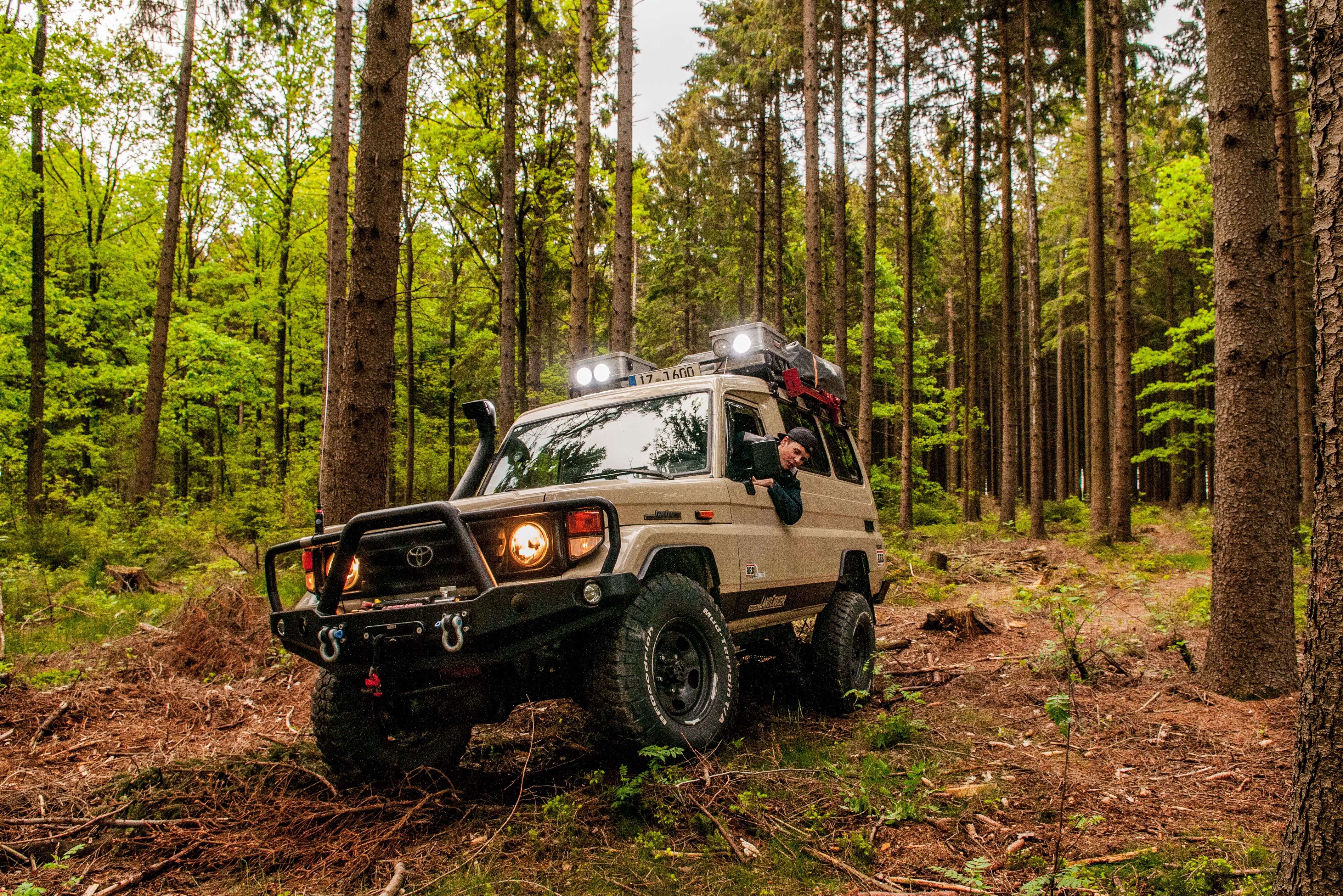 越野| 硬派越野车中的活化石 丰田陆地巡洋舰lc70系