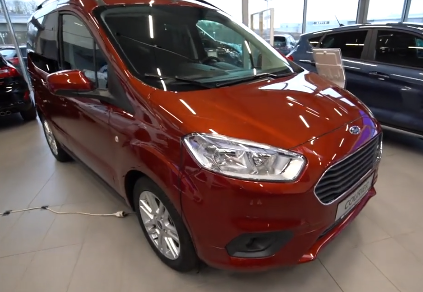 海外到店展示,全新 福特 tourneo courier ecoboost titanium