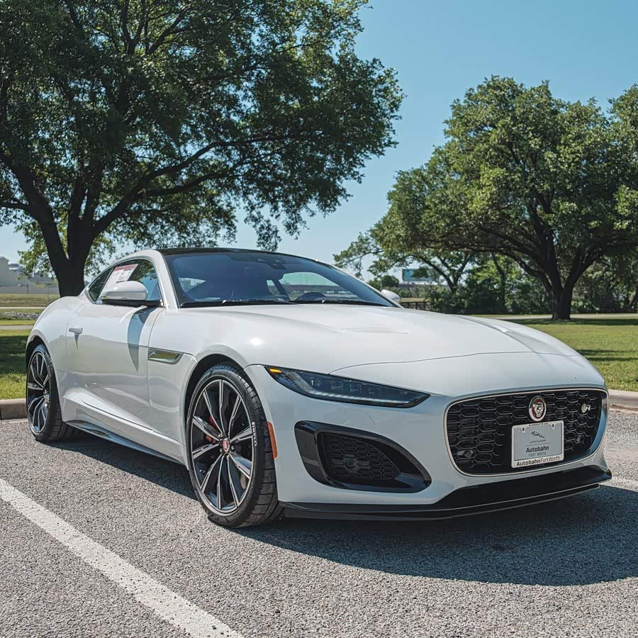 大气优雅的设计 全新捷豹f-type海外街拍