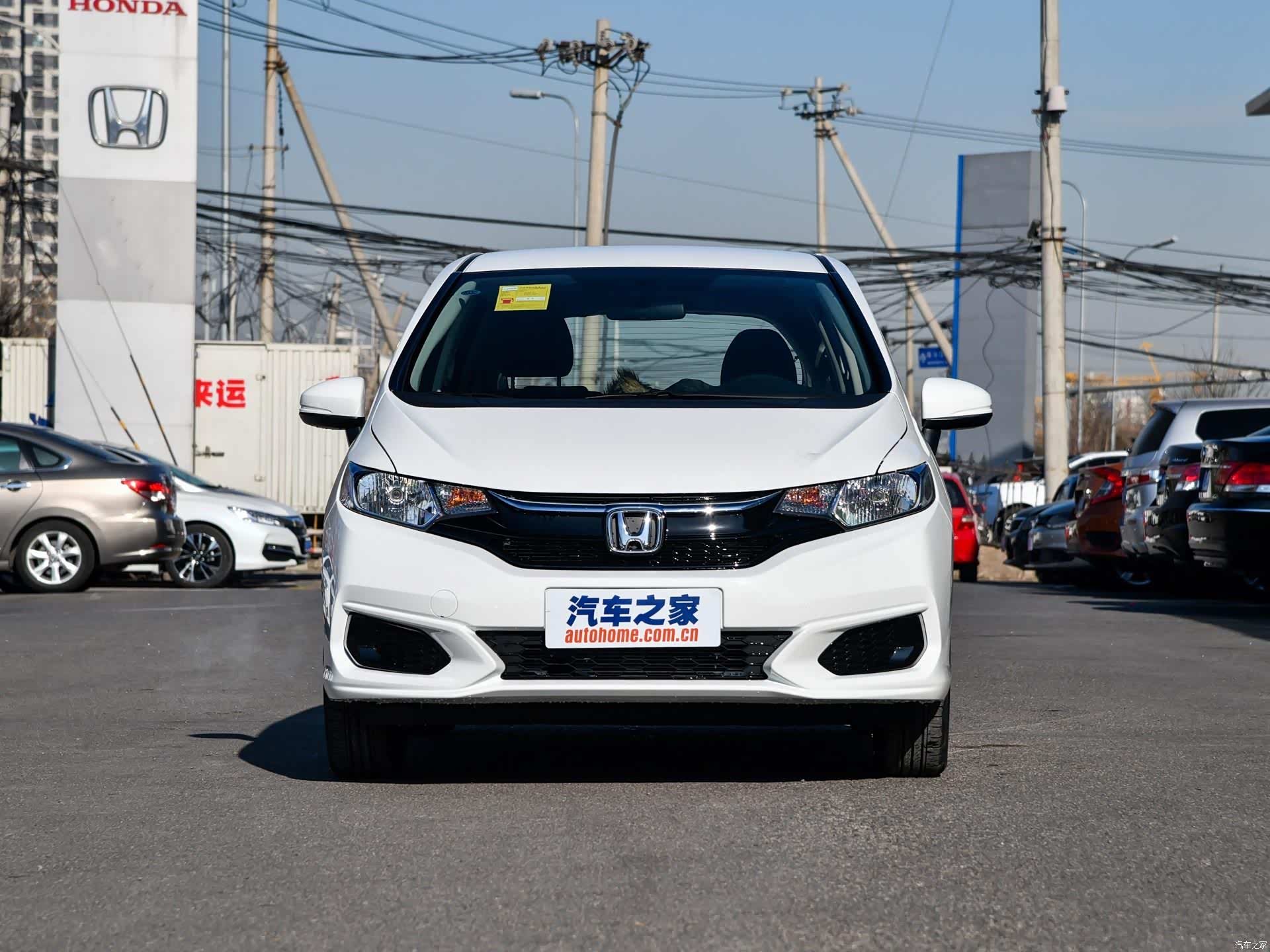 什么样的车型都有,其中最受欢迎的还是一些经济实惠的车子,本田飞度就