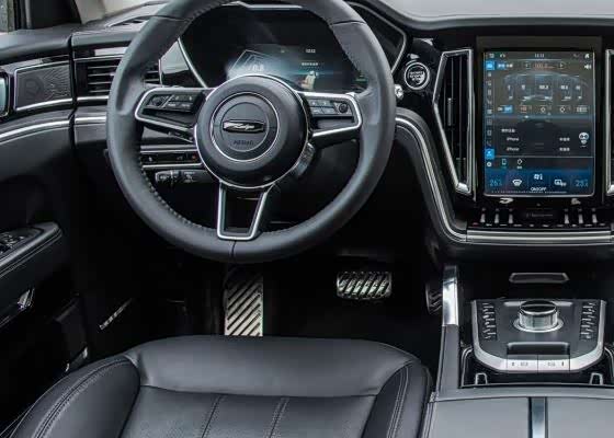 全新一代众泰t800实车亮相!配可开启式全景天窗 换装全新1.8t!